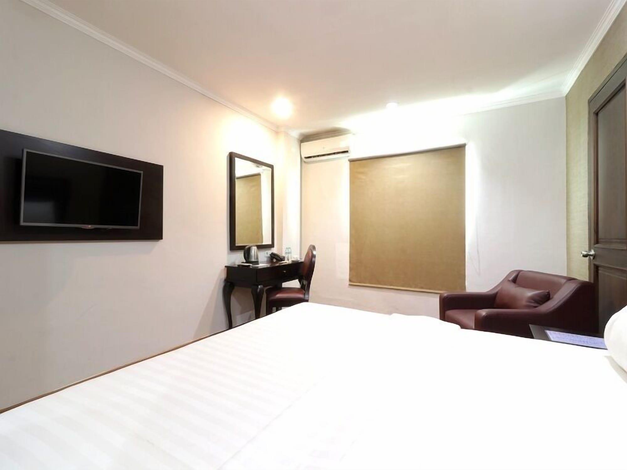 P Hotel Cakarta Dış mekan fotoğraf