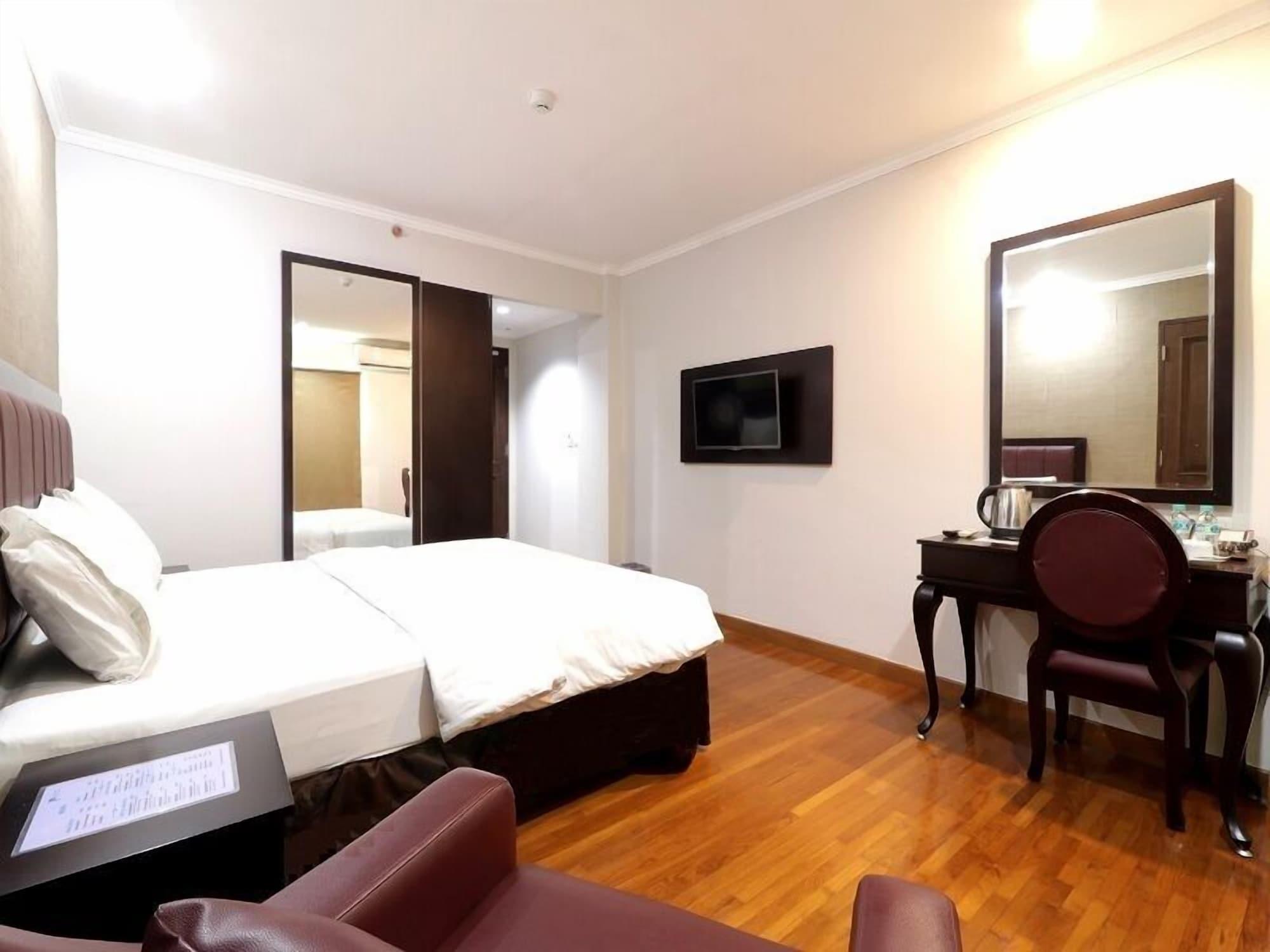 P Hotel Cakarta Dış mekan fotoğraf